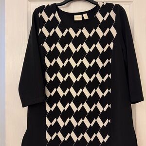 Chicos Woman’s Size 1 Geometric Black/white Tunic Stretch Diamond Print Top